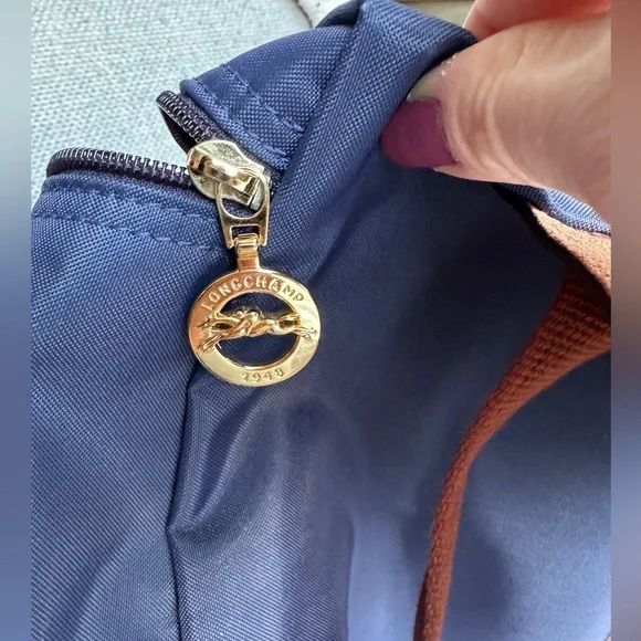 Longchamp Le Pliage Medium Backpack - Picture 4 of 6